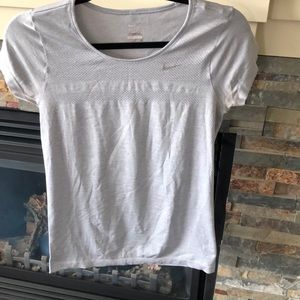 Nike dri-fit women’s grey small T-shirt